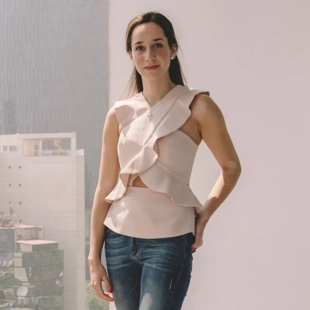 BCBGMaxAzria Cream Ruffled Sleeveless Top - Picture 4 of 6